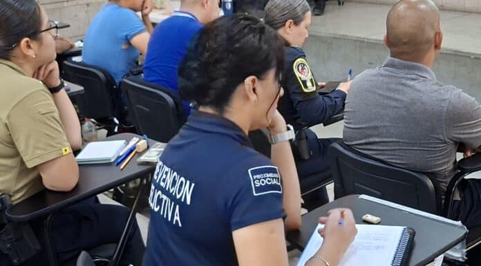 Capacitan a nuevos agentes DARE de la Policía Municipal