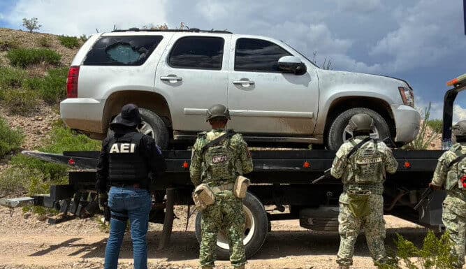 Aseguran AEI y DEFENSA vehículo Tahoe blindado en brecha de Ojinaga
