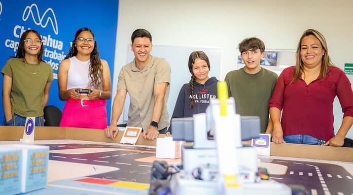 Invita DIF Municipal al Centro STEM: dan clases de robótica y ciencia a niños y adultos