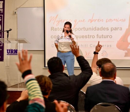 Diputada Xóchitl Contreras dialoga con estudiantes de la Universidad Regional del Norte