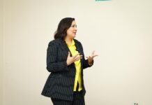 Dialoga diputada Joss Vega con estudiantes universitarios sobre quehacer legislativo