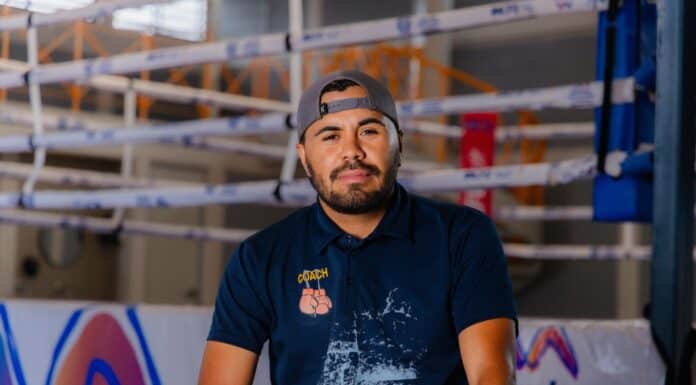 Gracias al Municipio, entrenador de box aleja a niños de las calles con “Gimnasio Santa Cecilia”