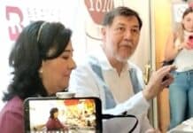 Abuchean a Fernández Noroña durante conferencia en Querétaro