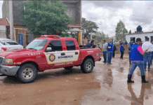 Atiende Bomberos 3 bardas caídas al norte de la ciudad por afectación pluvial