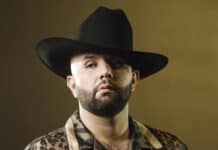 Carín León arma festejo millonario y se va antes de que termine