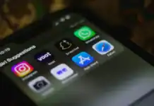 Alexa, Google y tu teléfono no están escuchando tus conversaciones, es aún peor