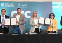 Maru Campos firma carta- donación de terreno para Centro de Convenciones en Juárez