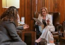 Maru Campos se reúne con activistas y representantes de colectivos de mujeres