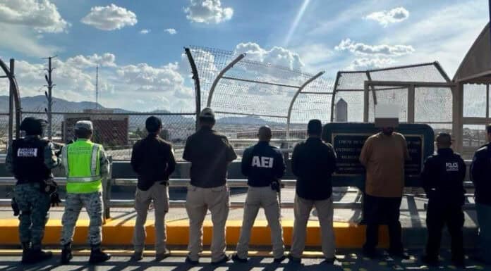 Participa AEI en traslado de ciudadano americano acusado de robo en EUA