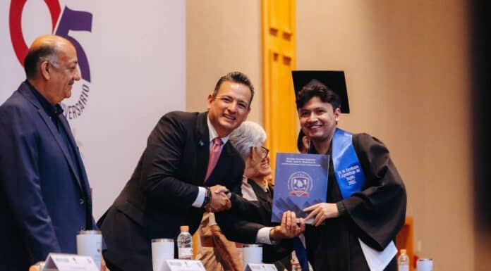 Felicita Bonilla a graduados de la Escuela Normal Superior Profr. José E. Medrano R