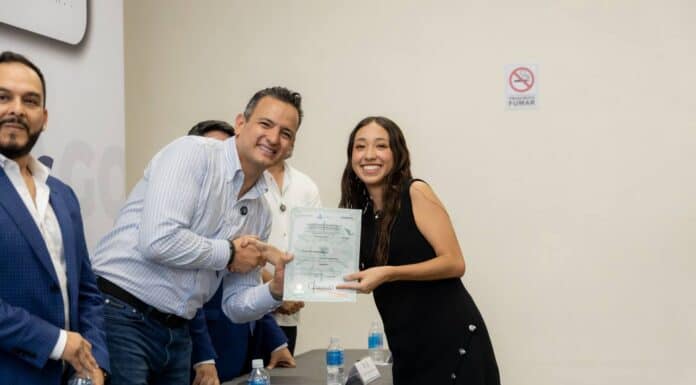 Entrega Bonilla reconocimientos a del programa “Liderazgo Juventud”