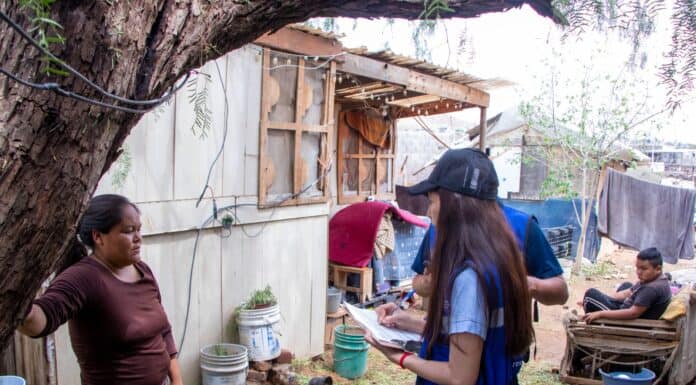 Municipio continúa con apoyos por lluvias en El Porvenir con despensas, hule, médicos, entre otros