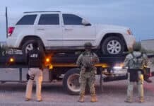 Asegura AEI dos vehículos con impactos de arma de fuego en Ojinaga