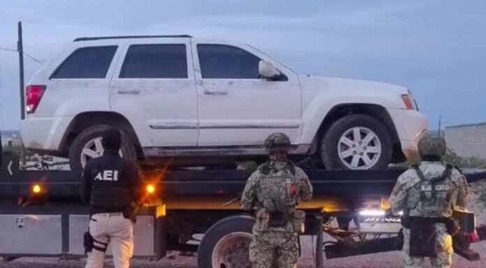 Asegura AEI dos vehículos con impactos de arma de fuego en Ojinaga
