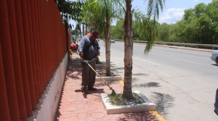 Realiza Municipio limpieza de vialidades al norte y sur para prevenir taponamientos o encharcamientos por lluvias