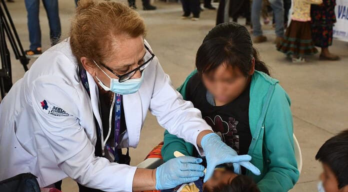 Gobierno del Estado continúa con acciones para contener el brote de sarampión en la entidad