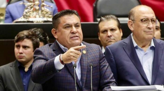 Respalda Alex Domínguez a Alito; Ni nos doblamos ni nos rajamos