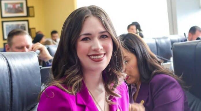 Tras denuncias de diputada, comienzan a reparar fugas en Parral