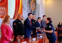 Entrega Bonilla nombramientos de ascenso a 44 Bomberos