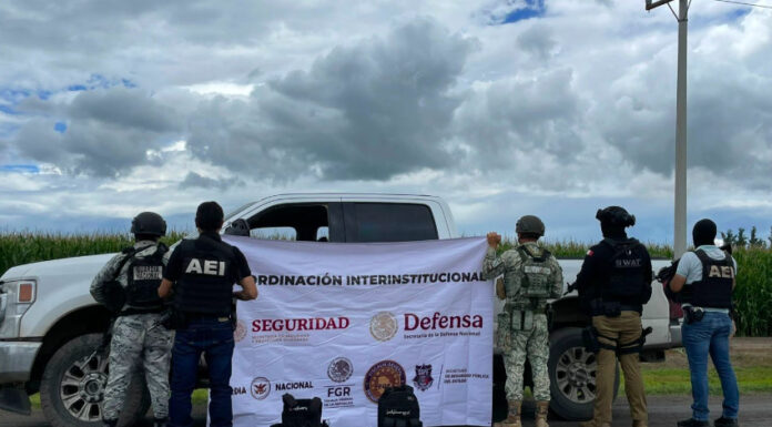 Registran enfrentamiento de un grupo S.W.A.T. y civiles armados en Bachíniva