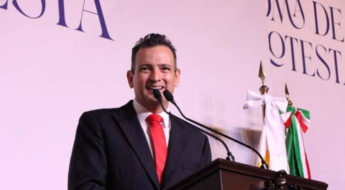 Firma alcalde Bonilla contrato de crédito con Santander para la construcción de tres puentes