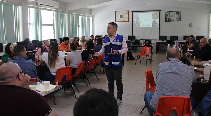 Capacita IMPAS a docentes de nivel medio superior en temas de salud mental