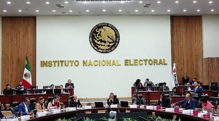 Advierte INE sobre riesgos por alcances de nueva CURP biométrica