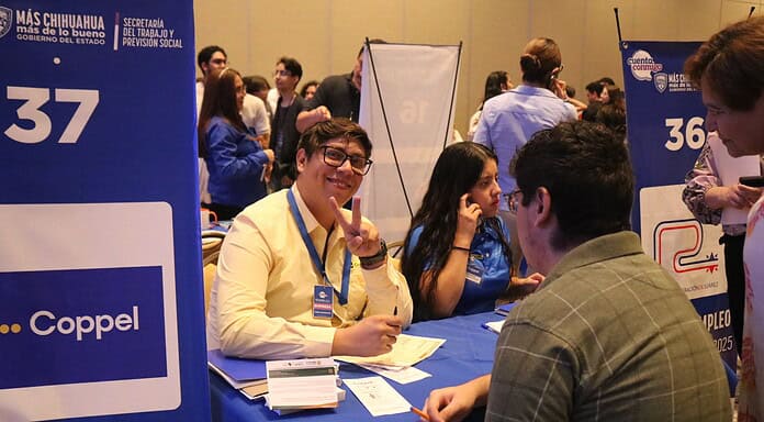 Asistieron más de 2 mil chihuahuenses a la Feria de Empleo de las Juventudes