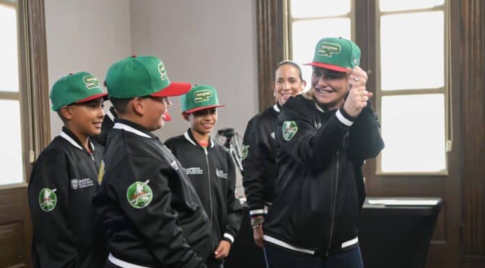 Convive Maru con niños que representarán a México en la Serie Mundial