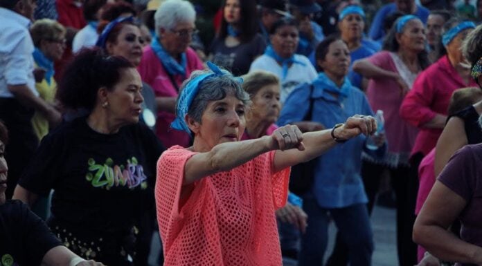 Invita Gobierno Municipal al Mega Zumbatón y Bazar del Abuelo