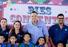 Entrega Alcalde útiles y mochilas de “Mi Bolsa Escolar”