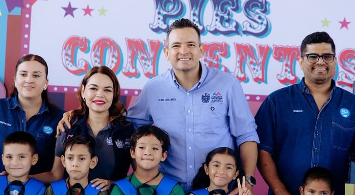 Entrega Alcalde útiles y mochilas de “Mi Bolsa Escolar”