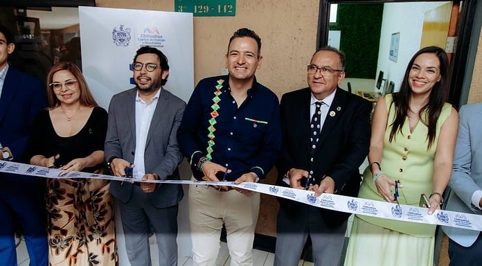 Inaugura alcalde Bonilla el octavo MIFAM en la Facultad de Contaduría y Administración de la UACH