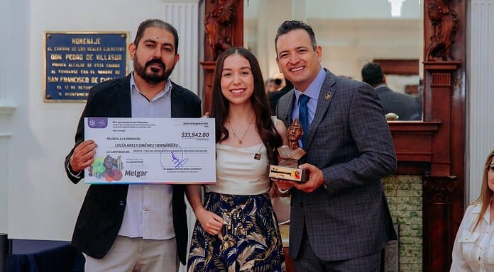 Entregan Premio Agustín Melgar a 11 jóvenes por su destacada labor en la sociedad