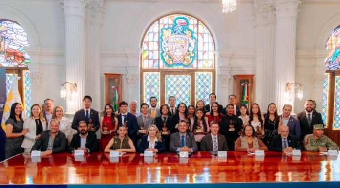 Presente Congreso en la entrega del Premio a la Juventud Agustín Melgar 2025