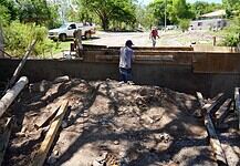 Trabaja Gobierno Municipal en construcción de puente en la zona rural