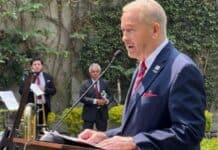 Felicita Embajador Johnson a México tras la caída de 27 del CJNG