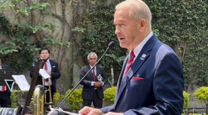 Ronald Johnson elogia a Sheinbaum por extradición de 26 criminales