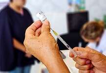 Instalan módulo de vacunación contra el sarampión en la Secretaría de Turismo