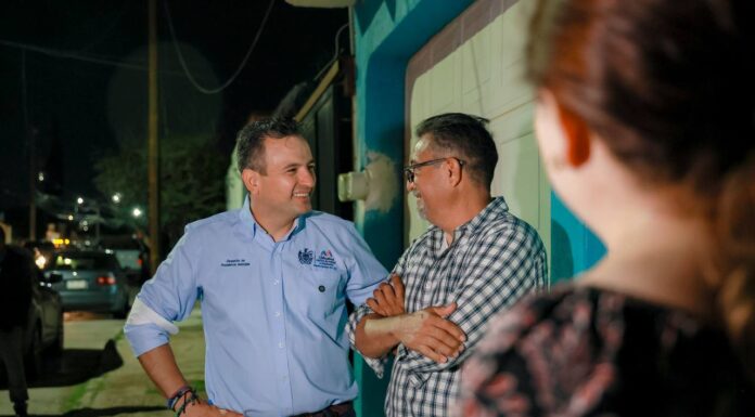 Supervisa alcalde Bonilla alumbrado público en colonia Villa Nueva