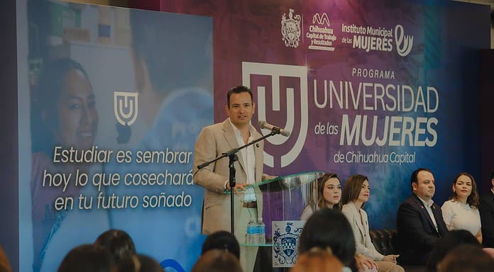 Recibe Bonilla a las 200 alumnas de la primera generación de la Universidad de las Mujeres