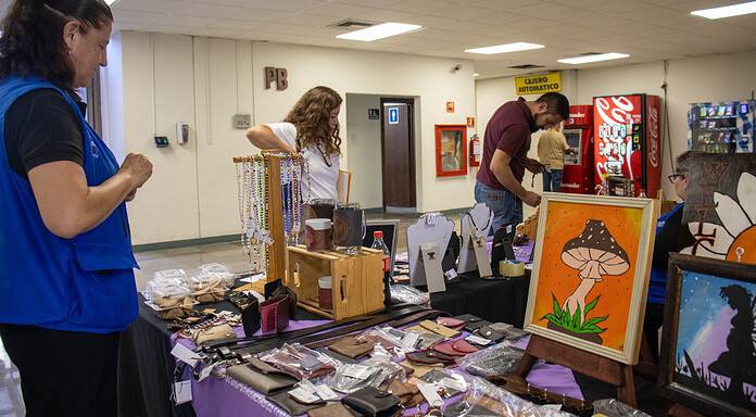 Promueven el autoempleo con venta de productos de la Escuela de Artes y Oficios y Casa de los Abuelos