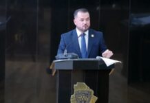 Defiende Óscar Avitia derecho de estudiantes a un transporte público.