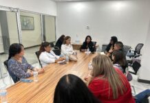 “Compromiso firme: reunión entre Fiscalía de la Mujer, padres de familia y la diputada Xóchitl Contreras”
