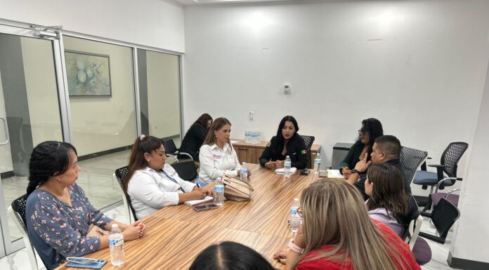 “Compromiso firme: reunión entre Fiscalía de la Mujer, padres de familia y la diputada Xóchitl Contreras”