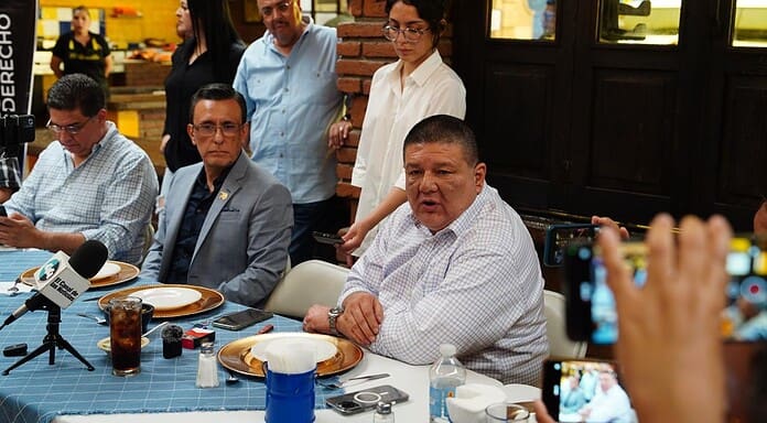 Ofrece Fiscal a reporteros, actualización sobre la Procuración de Justicia