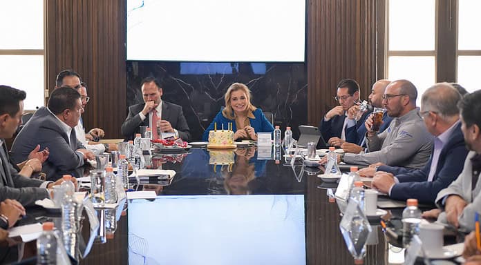 Festeja Gabinete Estatal a la gobernadora Maru Campos por su cumpleaños