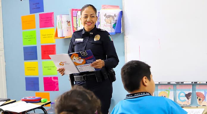 Imparte Seguridad Pública programa DARE en planteles escolares