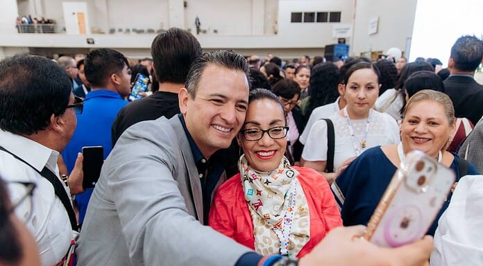 Recibe alcalde Bonilla a maestros y estudiantes de escuelas normales del país