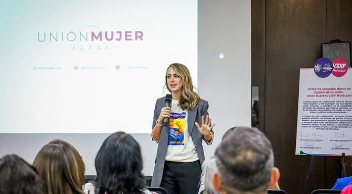 Firman convenio Municipio y Unión Mujeres para capacitar a funcionarios en temas de familia y de género